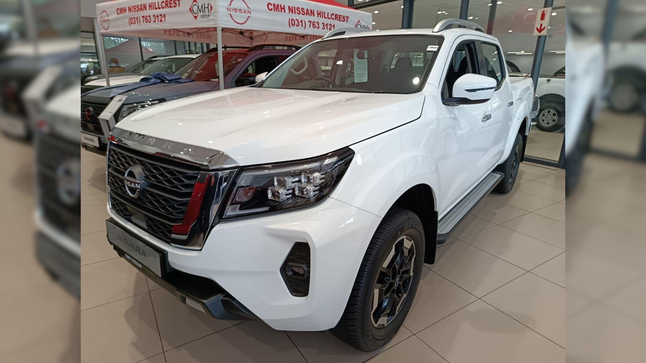 CMH nissan blog - Nissan Navara LE vs Toyota Hilux | Rugged Meets Refined