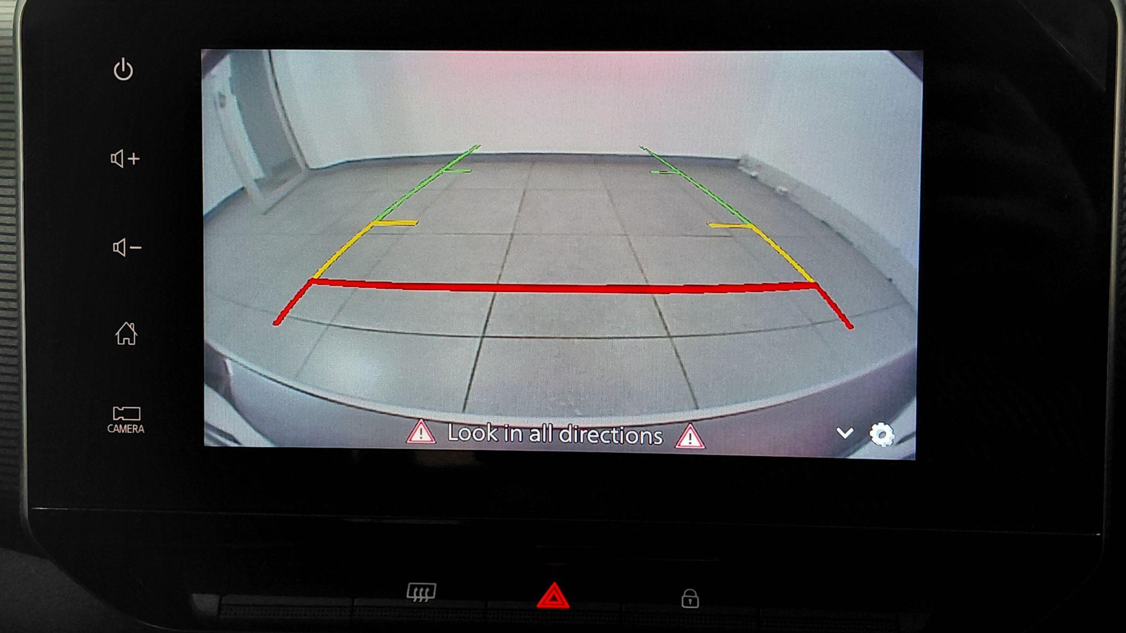 Nissan Magnite CVT - Rear View Cam
