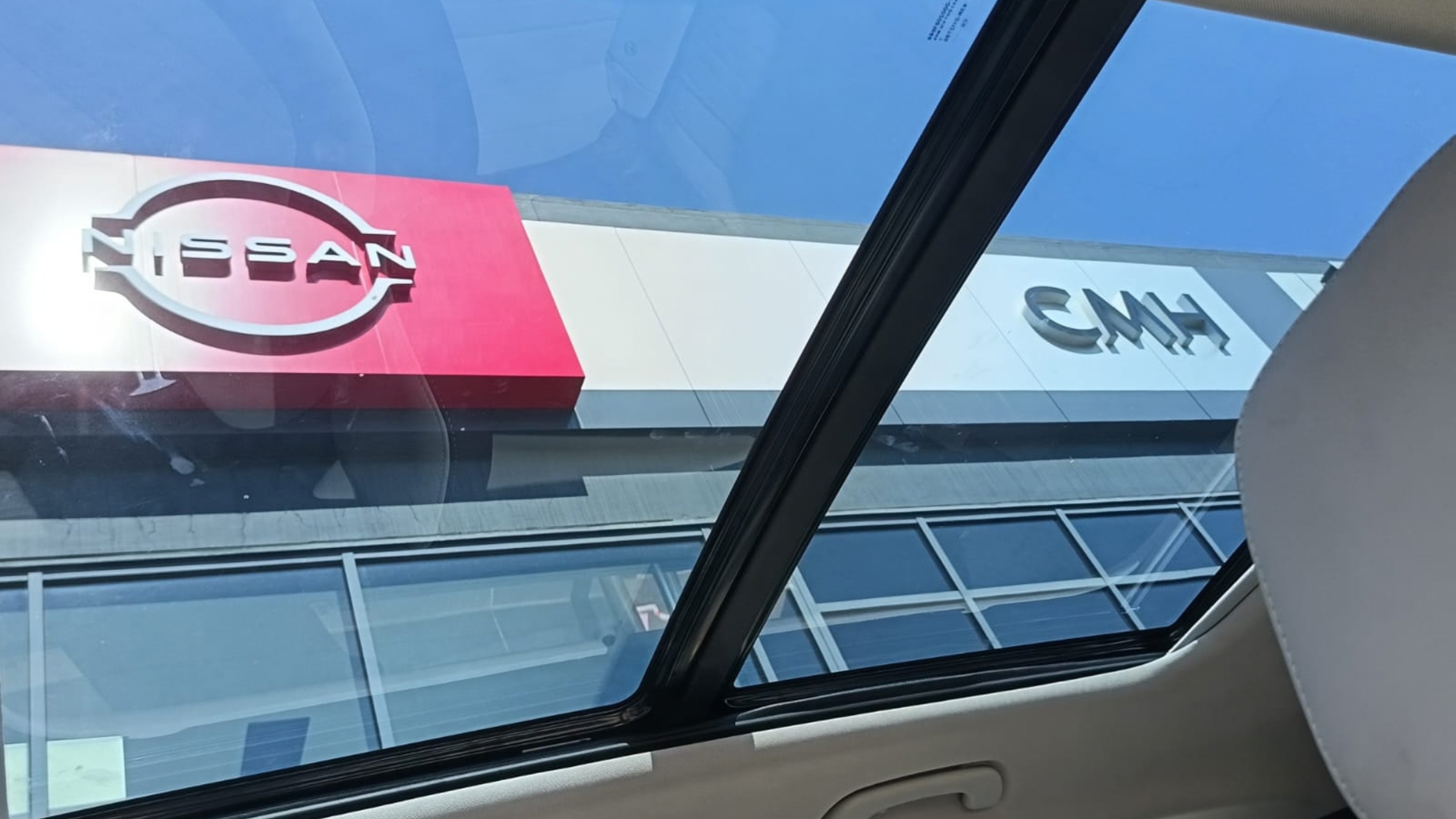 Nissan Tekton Panoramic Sunroof