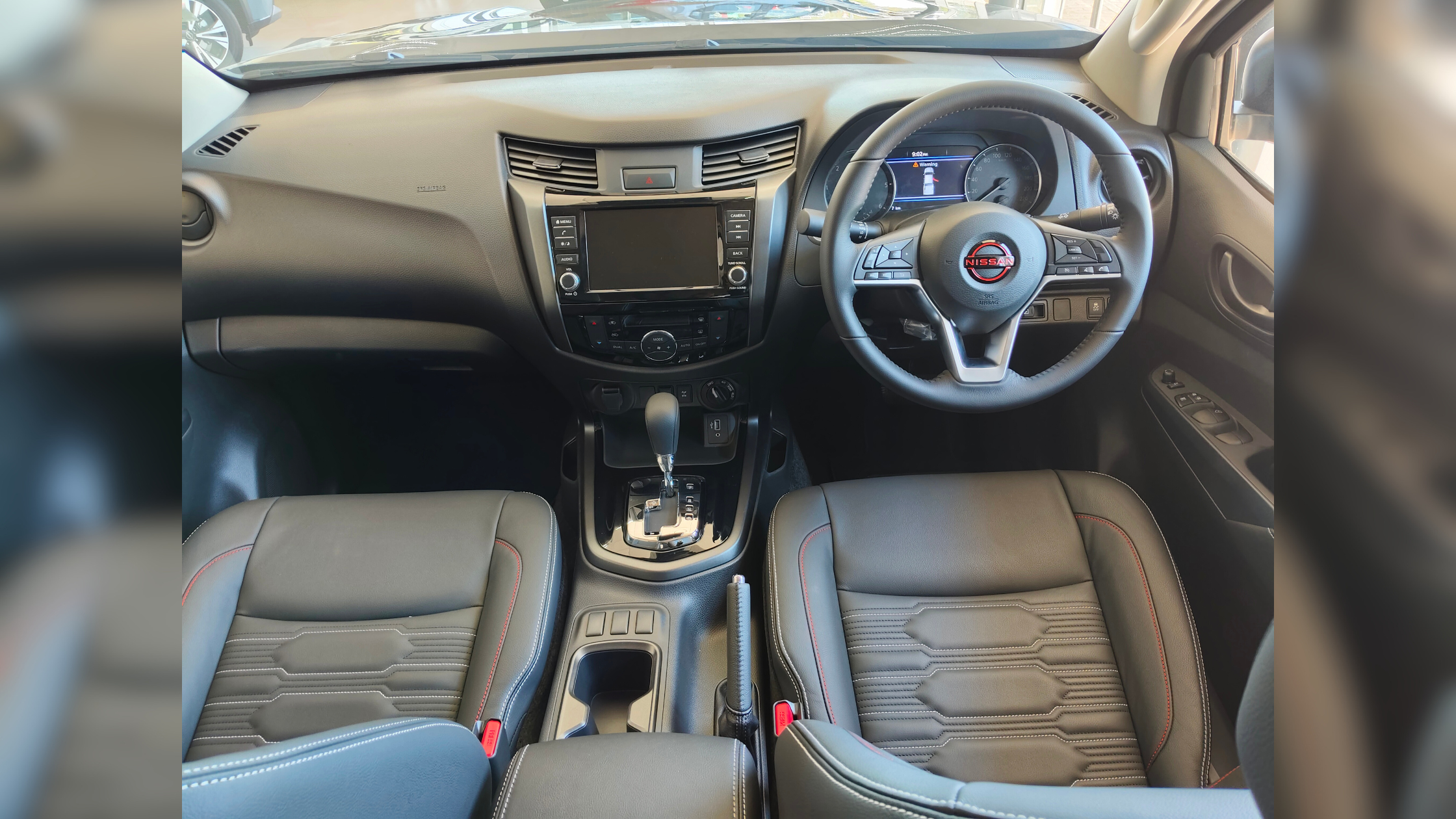 CMH Nissan PMB - Pro-Series - Interior - Pro-4x VS Pro-2x1