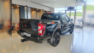 CMH Nissan PMB - Pro-Series - Side Rear - Pro-4x VS Pro-2x 1