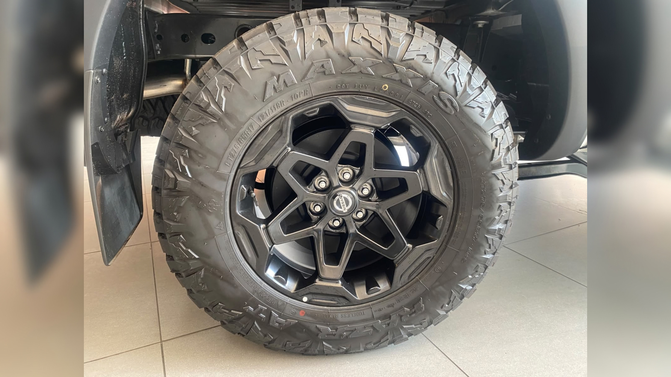 Nissan Navara Pro 4x tyre
